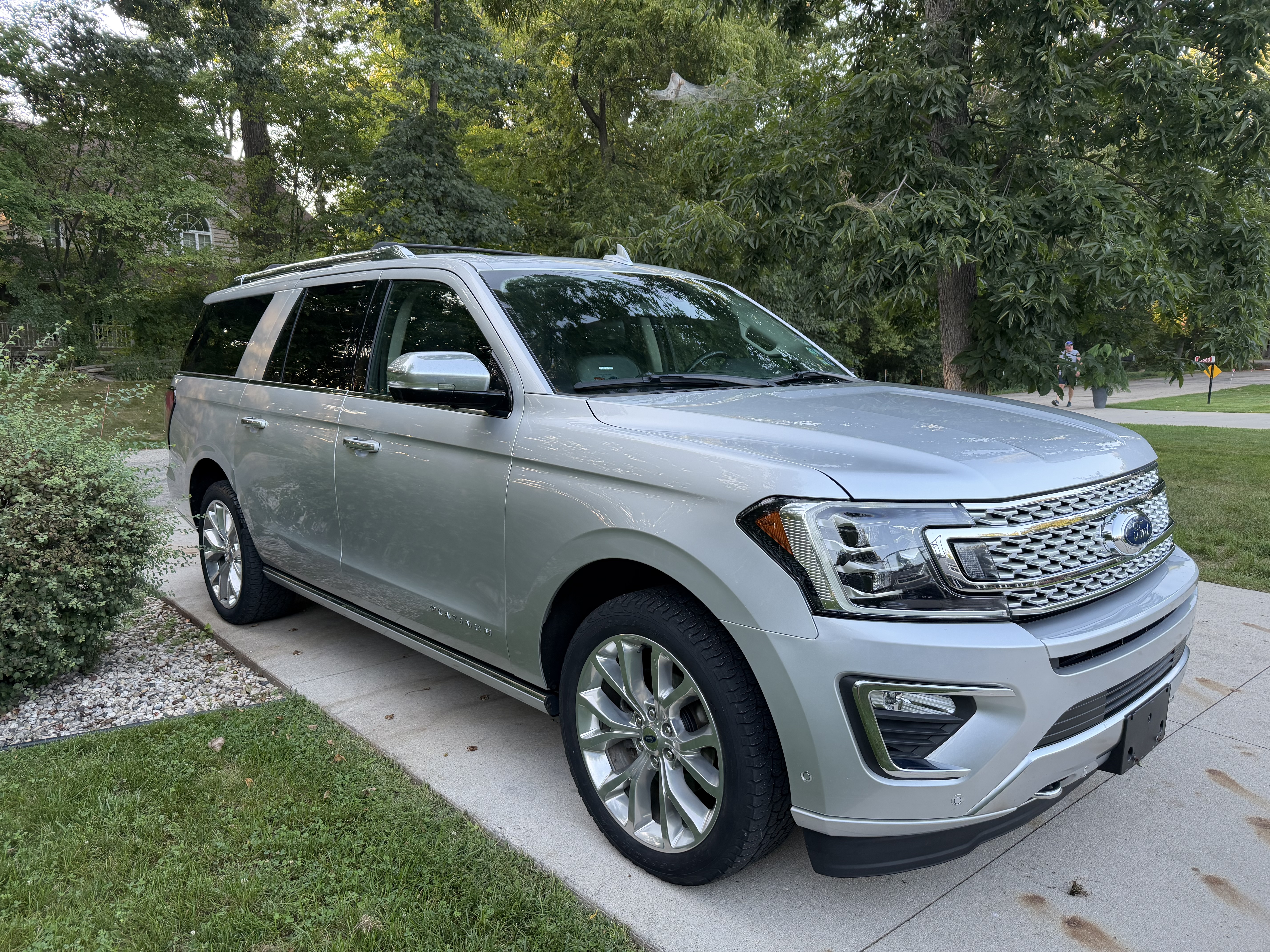 Used 2019 Ford Expedition Max Platinum AWD/4WD image 2