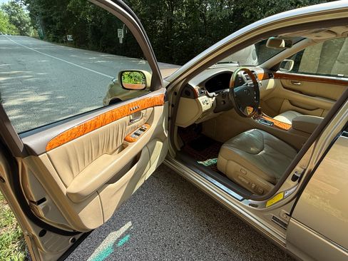 Used 2005 Lexus LS 430 RWD image 11