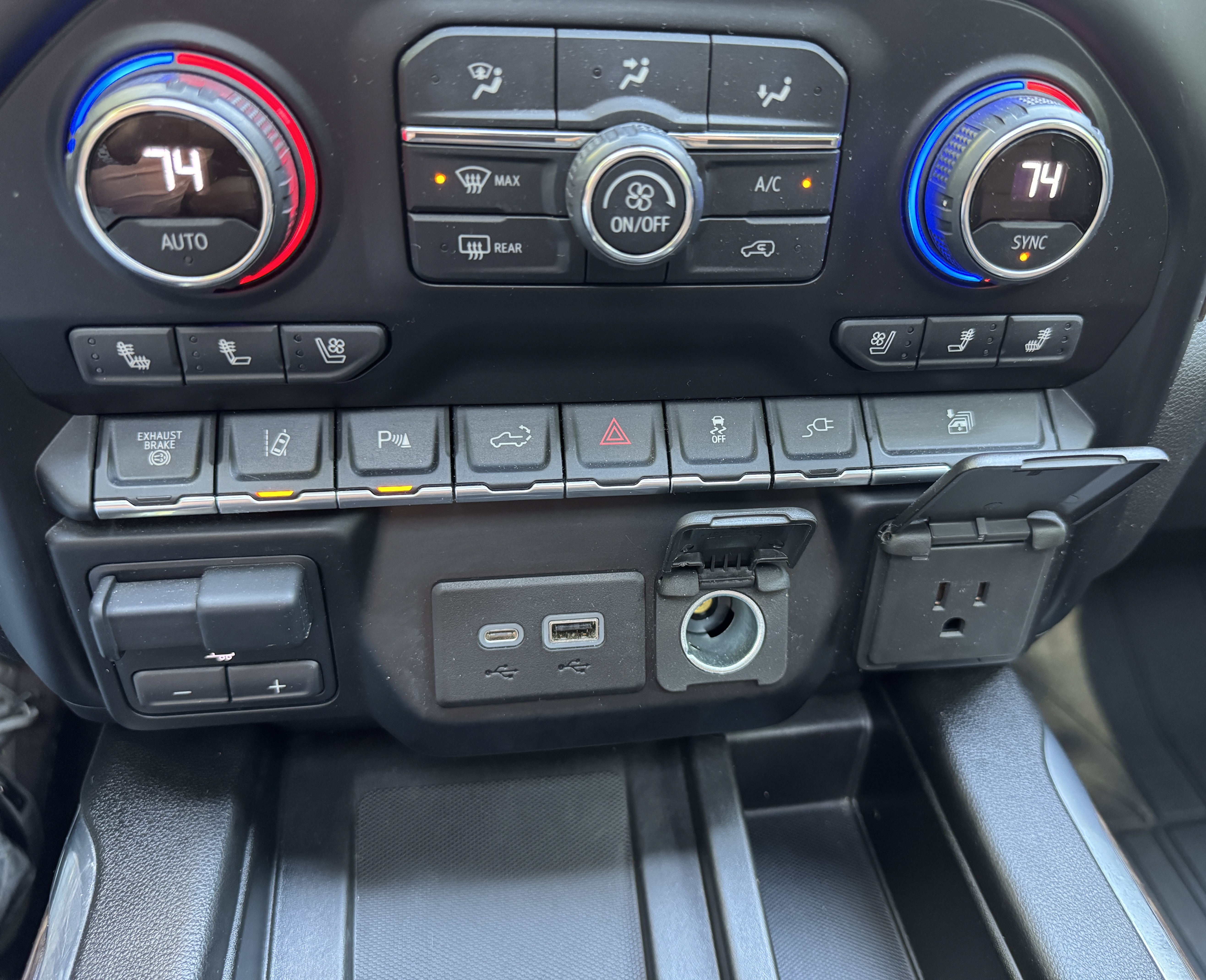 Used 2021 Chevrolet Silverado 3500 High Country AWD/4WD image 6