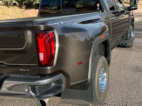 Used 2021 GMC Sierra 3500 SLT w/ SLT Premium Package image 6