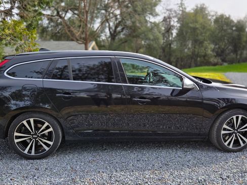 Used 2015 Volvo V60 T6 R-Design Platinum image 9