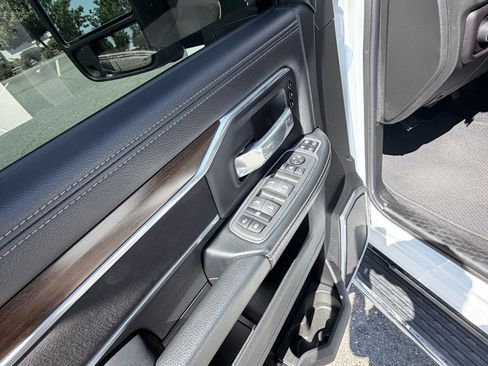 Used 2024 RAM 2500 Laramie AWD/4WD image 14