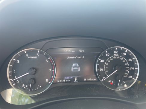 Used 2019 INFINITI QX50 Luxe w/ Navigation Package AWD/4WD image 16