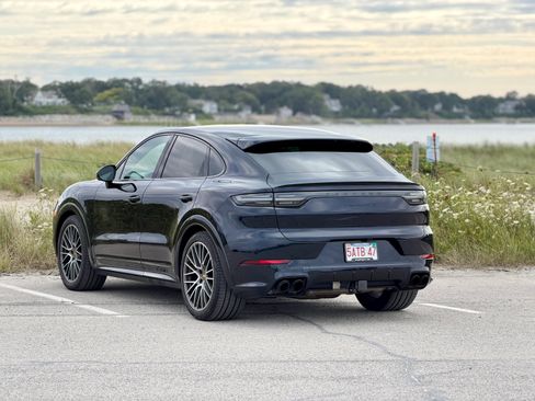 Used 2021 Porsche Cayenne GTS AWD/4WD image 13