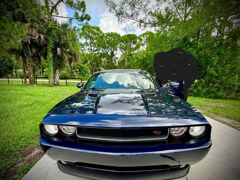 Used 2012 Dodge Challenger R/T RWD image 9