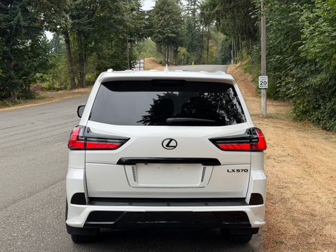 Used 2017 Lexus LX 570 4WD image 8
