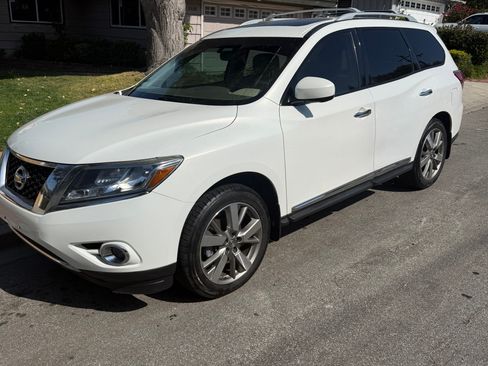 Used 2014 Nissan Pathfinder Platinum w/ Platinum Premium Package AWD/4WD image 1