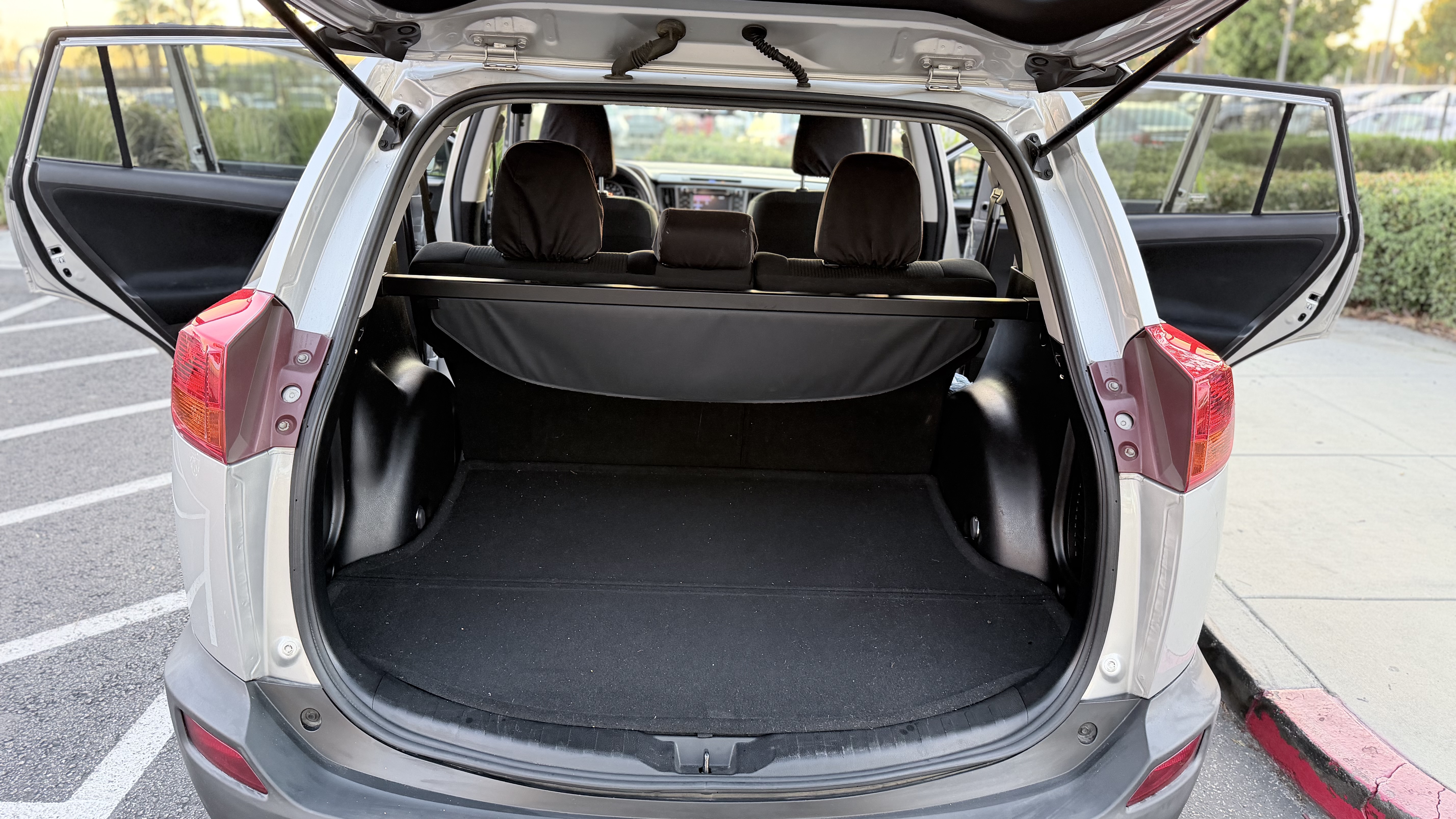 Used 2015 Toyota RAV4 LE FWD image 19