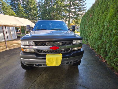 Used 2001 Chevrolet Silverado 2500 4x4 Extended Cab image 1