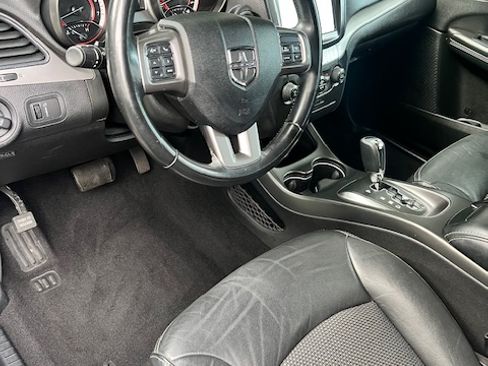 Used 2019 Dodge Journey Crossroad AWD/4WD image 6