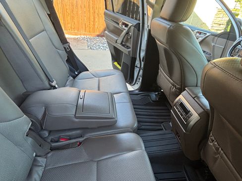 Used 2020 Lexus GX 460 Luxury w/ Accessory Package AWD/4WD image 19