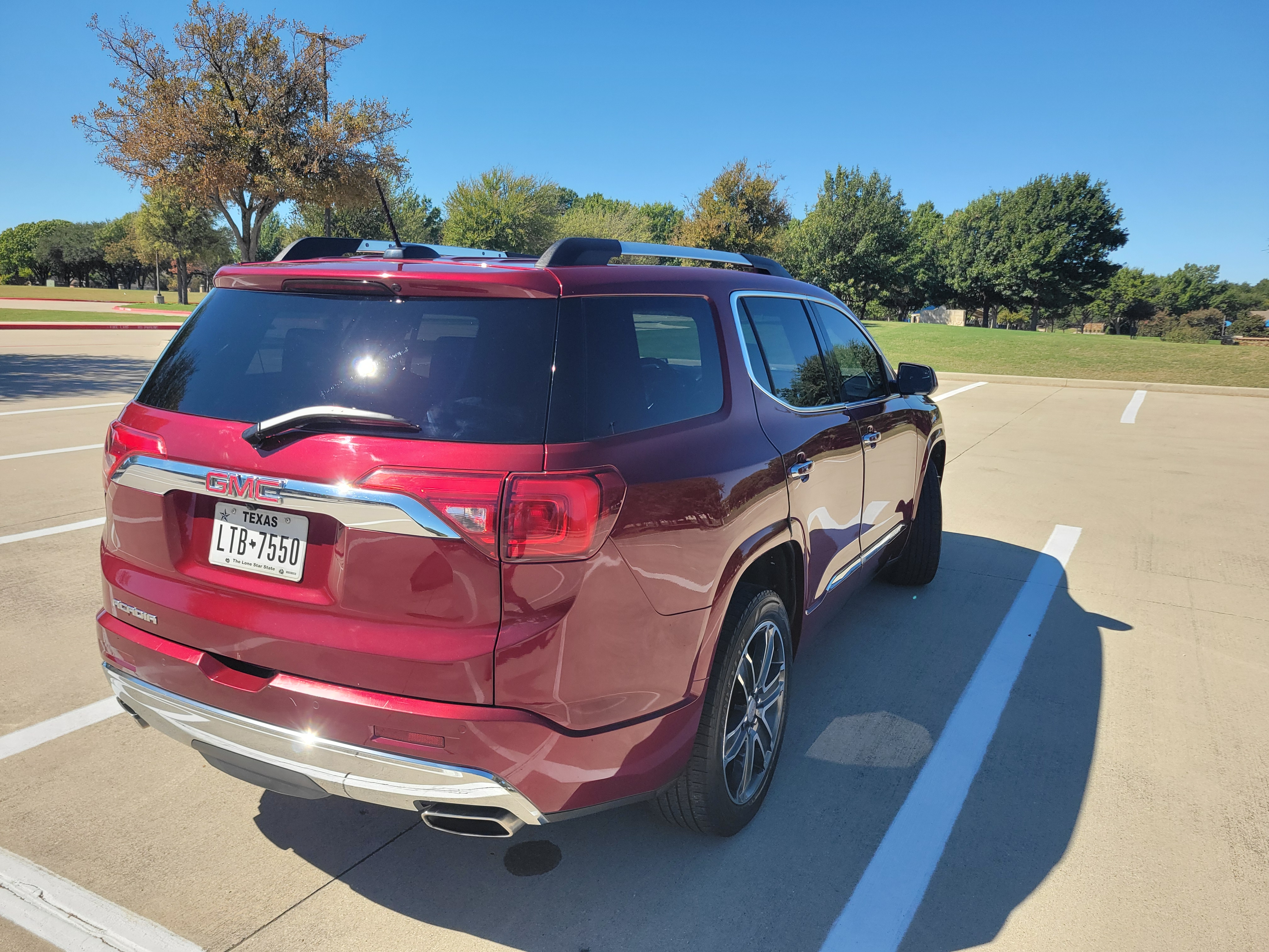 Used 2017 GMC Acadia Denali w/ Technology Package FWD image 8