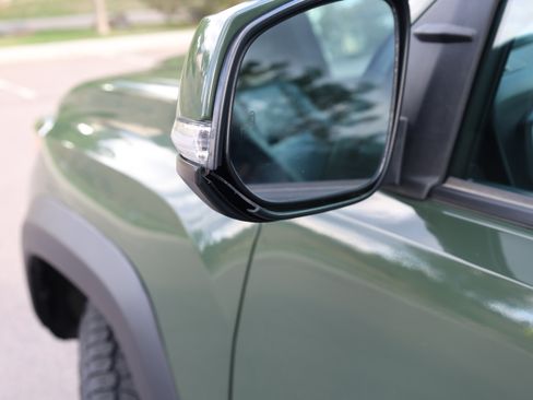Used 2022 Toyota Tacoma TRD Off-Road w/ TRD Premium Off Road Package AWD/4WD image 30