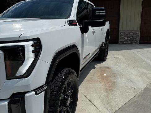 Used 2024 GMC Sierra 2500 AT4 w/ AT4 Premium Plus Package AWD/4WD image 5
