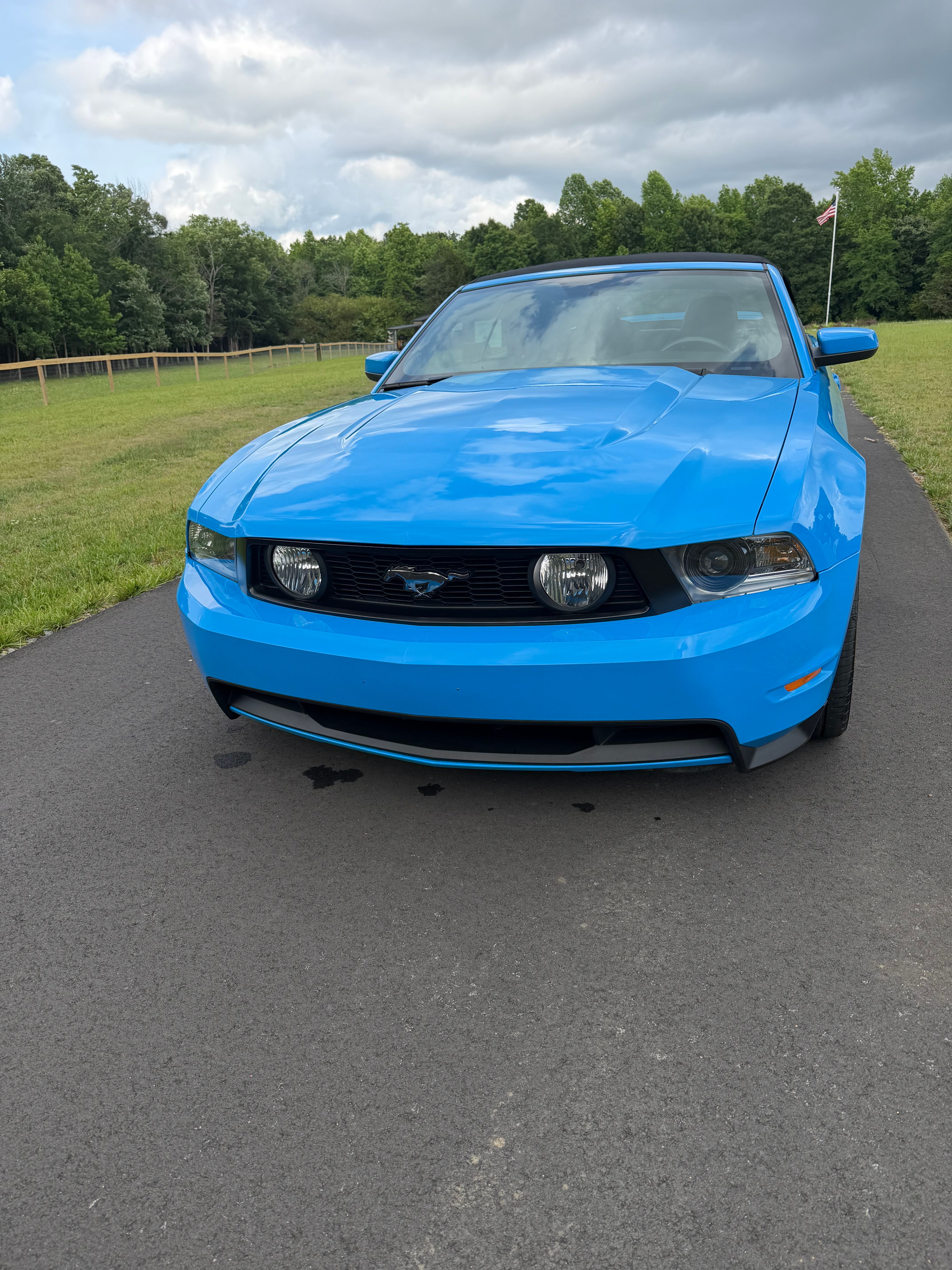 Used 2011 Ford Mustang GT Premium w/ Brembo Brake Pkg RWD image 5