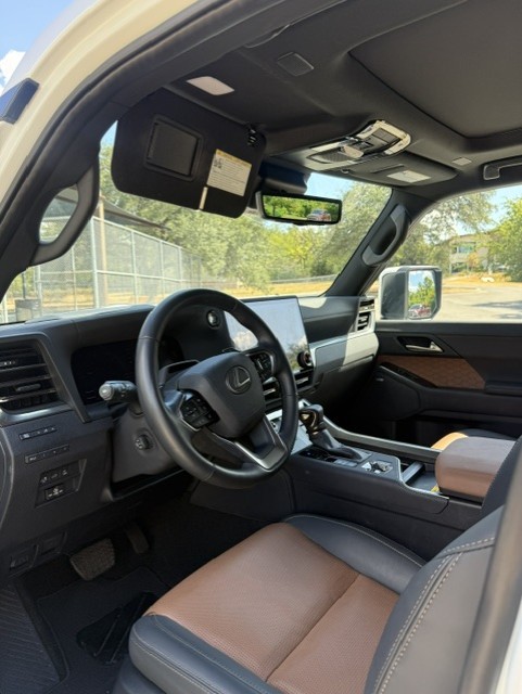 Used 2026 Lexus GX 550 w/ Accessory Package (31) AWD/4WD image 4