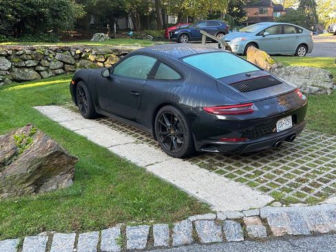 Used 2019 Porsche 911 Carrera image 4