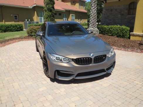 Used 2017 BMW M4 Coupe RWD image 4