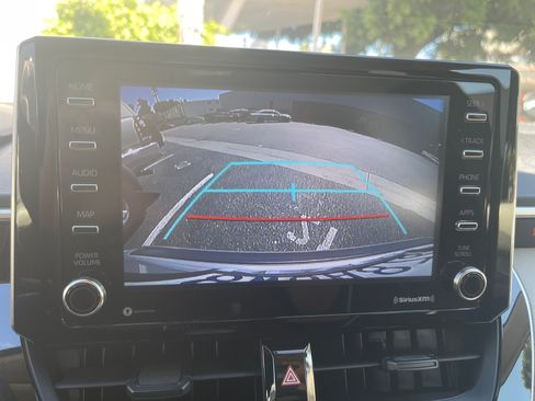 Used 2021 Toyota Corolla LE image 24