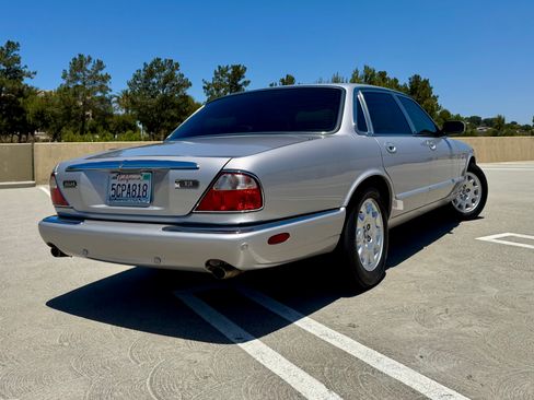Used 2002 Jaguar XJ8 RWD image 6