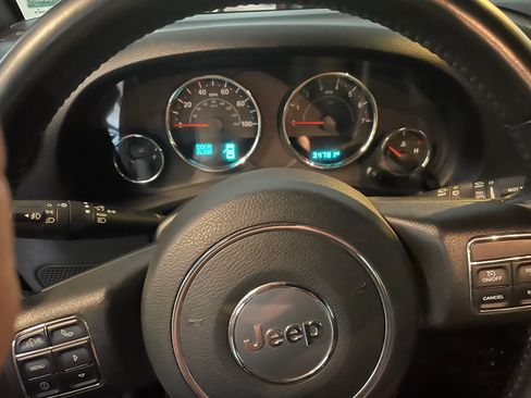 Used 2017 Jeep Wrangler Unlimited Sport w/ Quick Order Package 24S AWD/4WD image 14