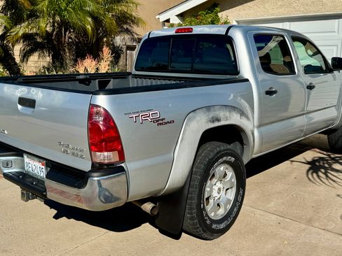 Used 2006 Toyota Tacoma PreRunner image 9