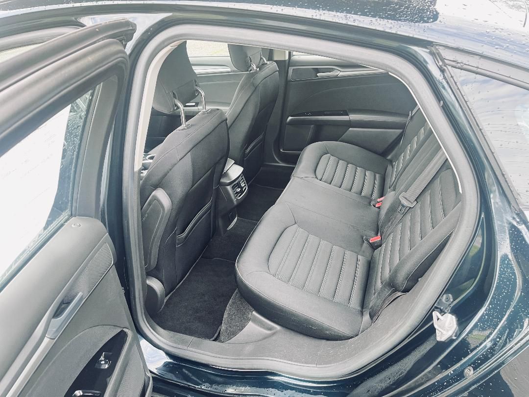 Used 2014 Ford Fusion SE FWD image 10