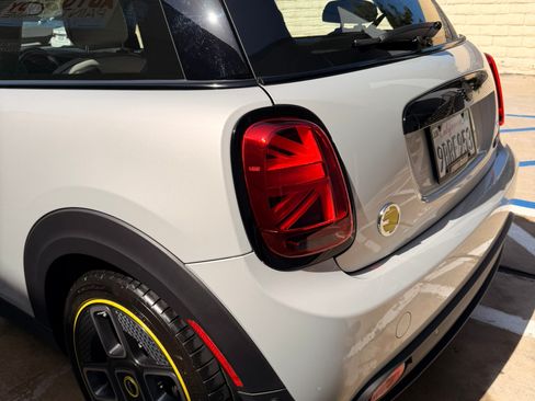 Used 2023 MINI Cooper SE FWD image 5