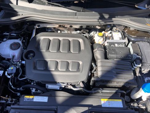 Used 2025 Volkswagen Tiguan S image 8