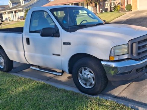 Used 2004 Ford F350 XL image 2