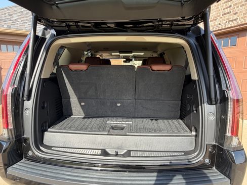 Used 2019 Cadillac Escalade Premium Luxury AWD/4WD image 29