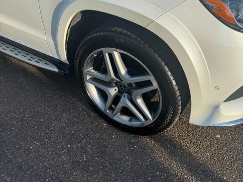 Used 2019 Mercedes-Benz GLS 550 4MATIC image 12