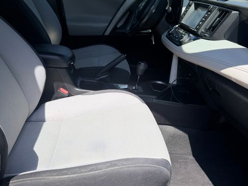 Used 2017 Toyota RAV4 XLE FWD image 12