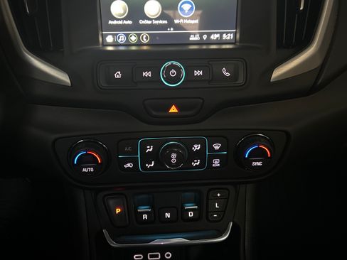 Used 2018 GMC Terrain SLE w/ Driver Convenience Package image 9