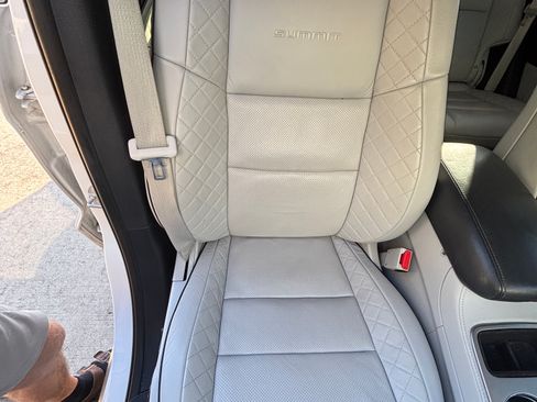 Used 2017 Jeep Grand Cherokee Summit image 15