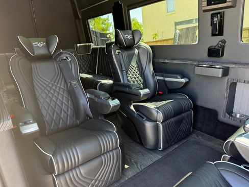 Used 2022 Mercedes-Benz Sprinter 2500 image 8