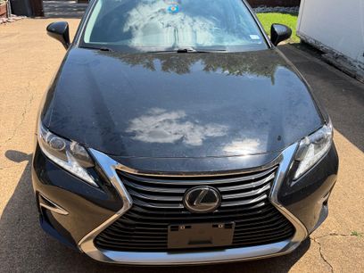 Used 2017 Lexus ES 350 w/ Accessory Package