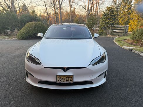 Used 2023 Tesla Model S Standard Range image 5
