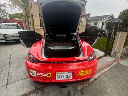 Used 2017 Porsche 718 Cayman image 4