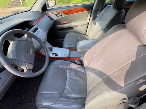 Used 2005 Toyota Avalon XLS image 4