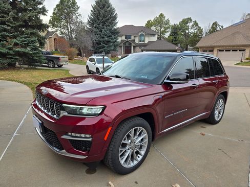 Used 2023 Jeep Grand Cherokee Summit w/ Advanced Protech Group IV image 2