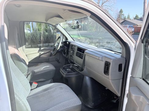 Used 2003 GMC Savana 3500 image 13