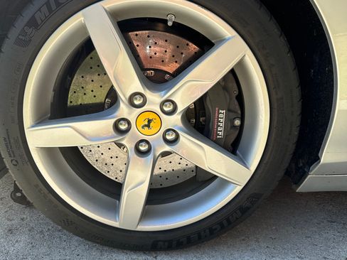 Used 2015 Ferrari California T image 28