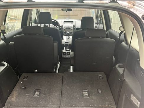 Used 2010 MAZDA MAZDA5 Sport FWD image 13