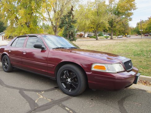 Used 2004 Ford Crown Victoria LX image 18