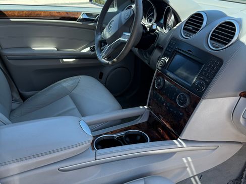 Used 2011 Mercedes-Benz GL 450 4MATIC image 5