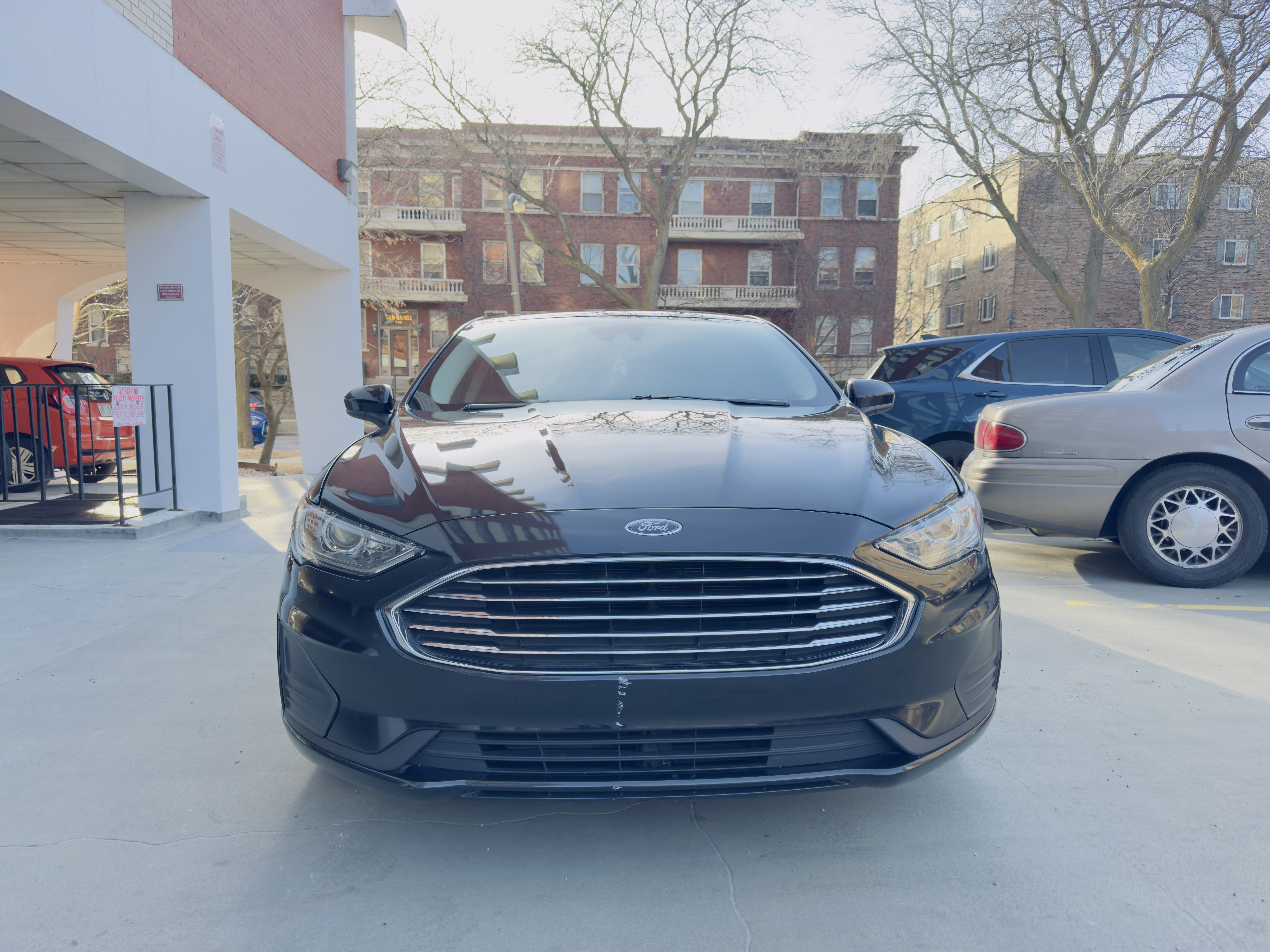Used 2019 Ford Fusion SE FWD image 1
