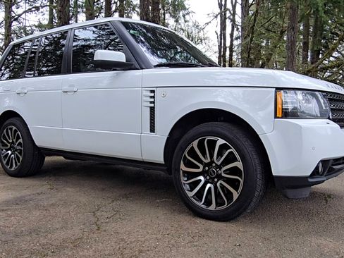 Used 2012 Land Rover Range Rover HSE LUX image 12