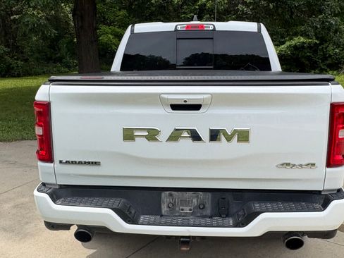 Used 2025 RAM 1500 Laramie w/ Sport Appearance Package AWD/4WD image 14