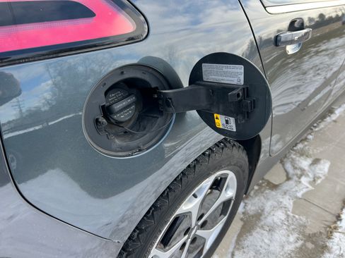 Used 2013 Chevrolet Volt w/ Enhanced Safety Package 2 image 18